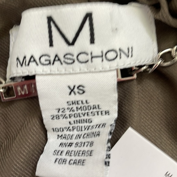 Magaschoni Lightweight Moisture Wicking Zip Jacket - Picture 3 of 9
